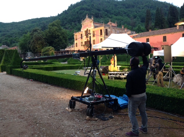 Foto_QVC_DietroLeQuinte1_160614